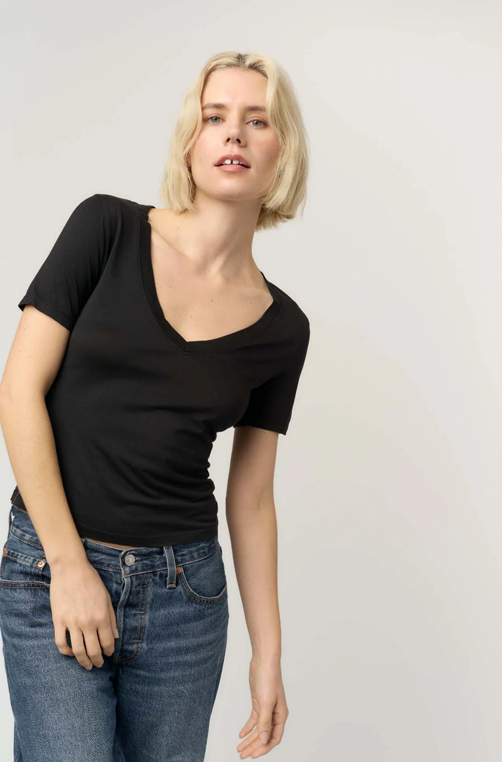It Girl V-Neck Tee - Black