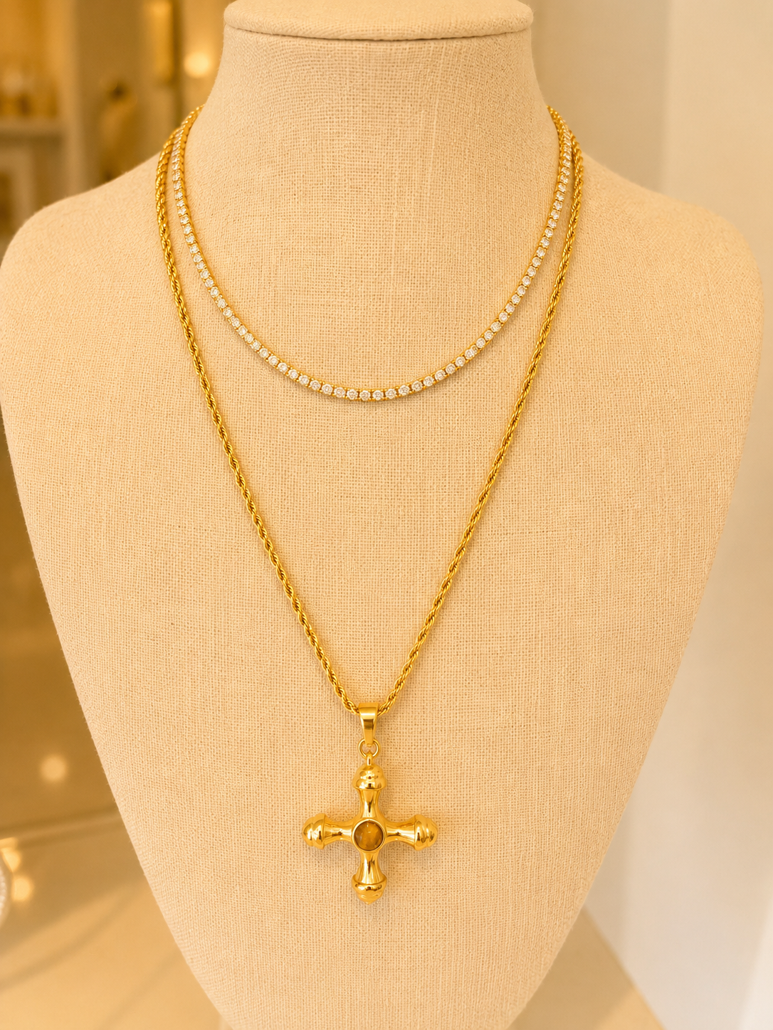 Gold Pendant Necklace